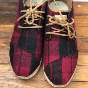 NWOT Plaid Toms